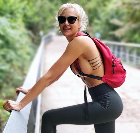 Sarah Sinclair hd star picture