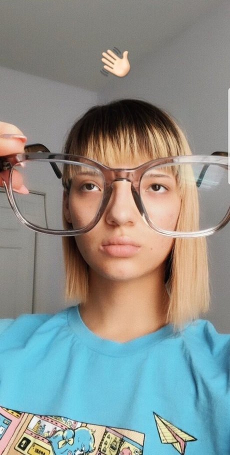 reiyoshida nudes model photo