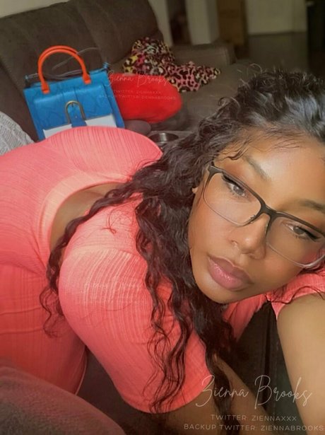 Ziennaxxx nudes pornstar pic