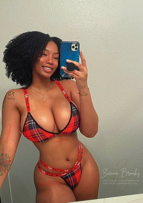 Ziennaxxx sexy actress archive