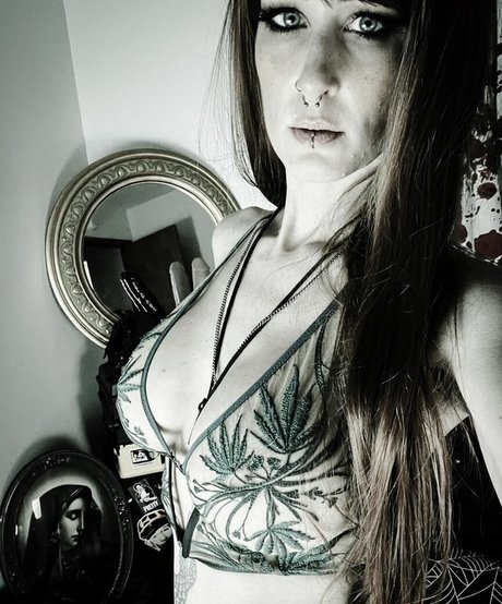 SilentMary naked pornstar image