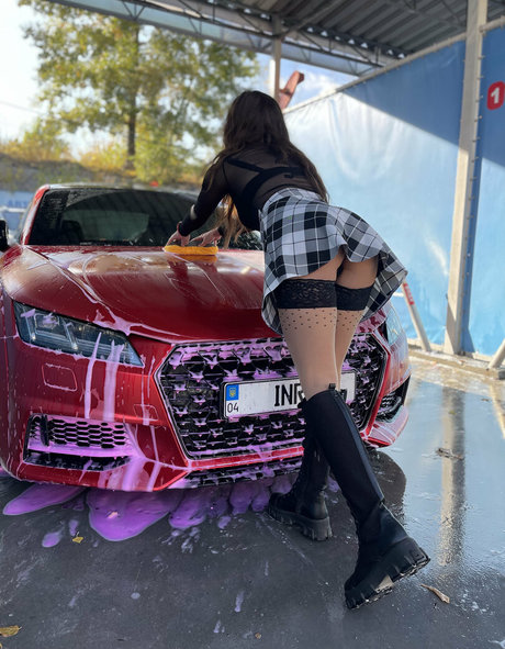 mary inred sexy model pic