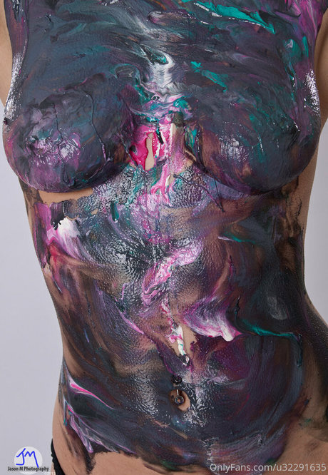 blownupdoll model top photo