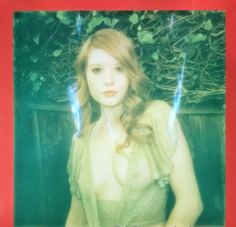 brunette wife onlyfans sexy photos