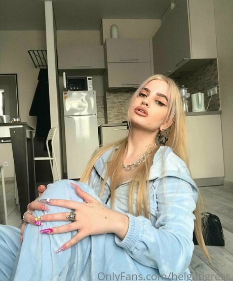 helgatigress pornstar nude image