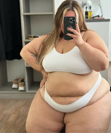 Wero7 7 7 model high quality images