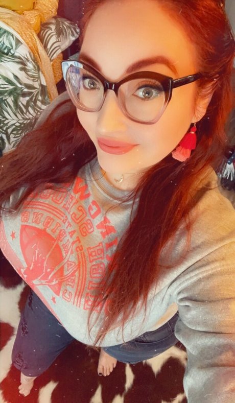 Allie Wayne xxx model photo