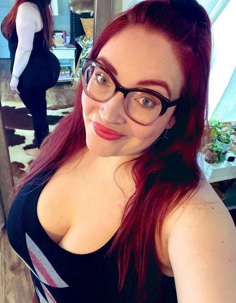 Allie Wayne pornstar nude picture