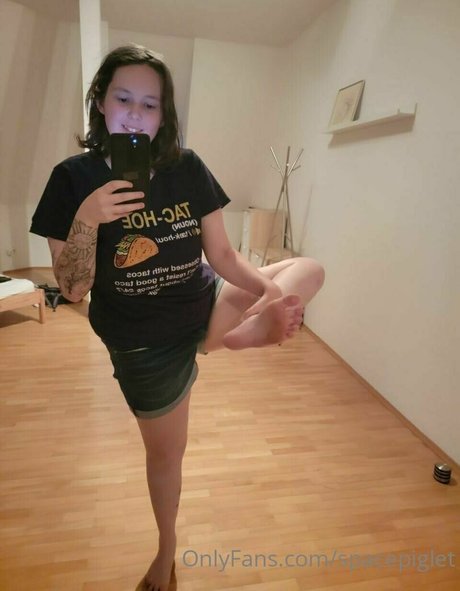 spacepiglet nude actress images