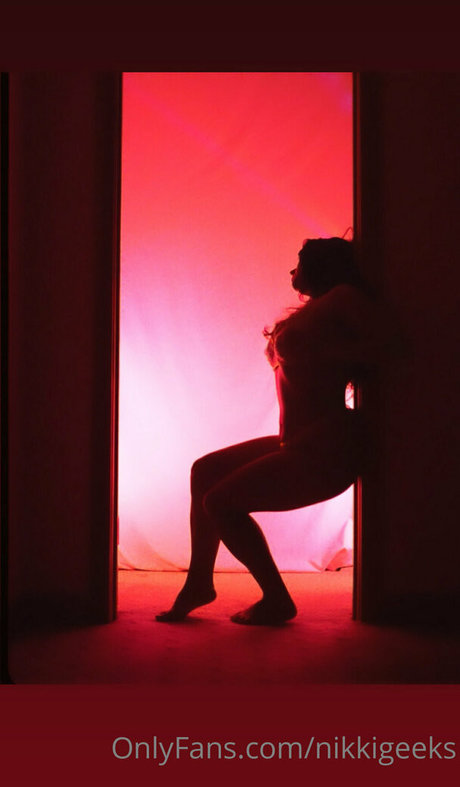 NikkiGeeks exclusive model pictures