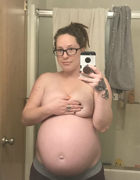 stepj exclusive model pic