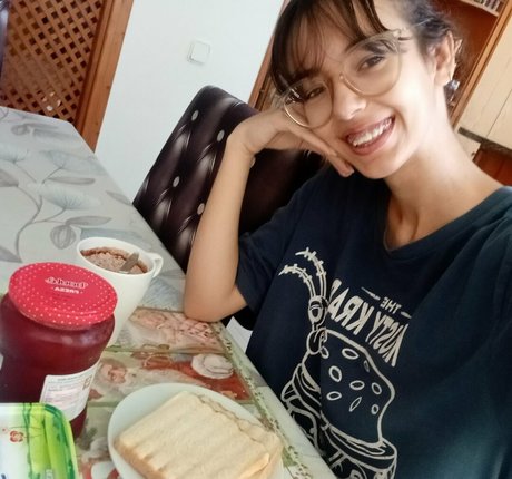 laylaa bby model nice pictures