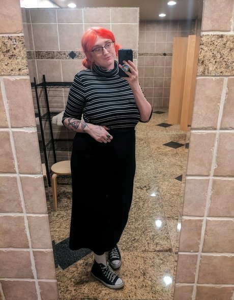 scarlettultra naked star image