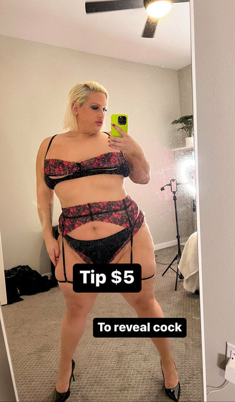 mommysvideos model adult photos