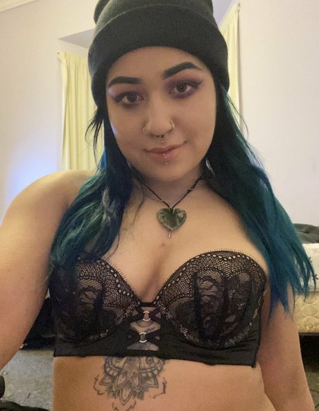 unleashedbee model exclusive pics