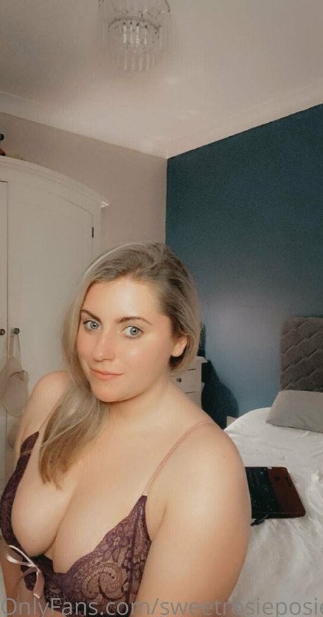 sweetrosieposie sexy model gallery