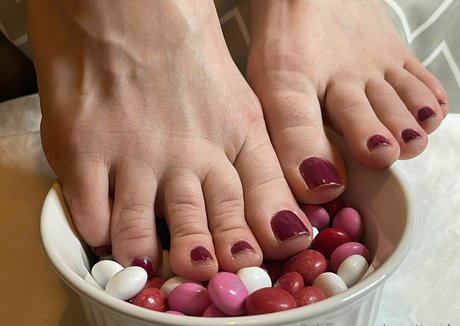 sweettoes4u erotic pornstar picture