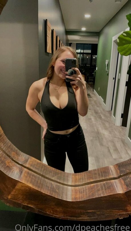 dpeachesfree model top archive