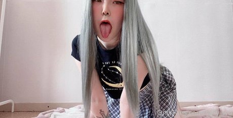 sally wu exclusive model pictures