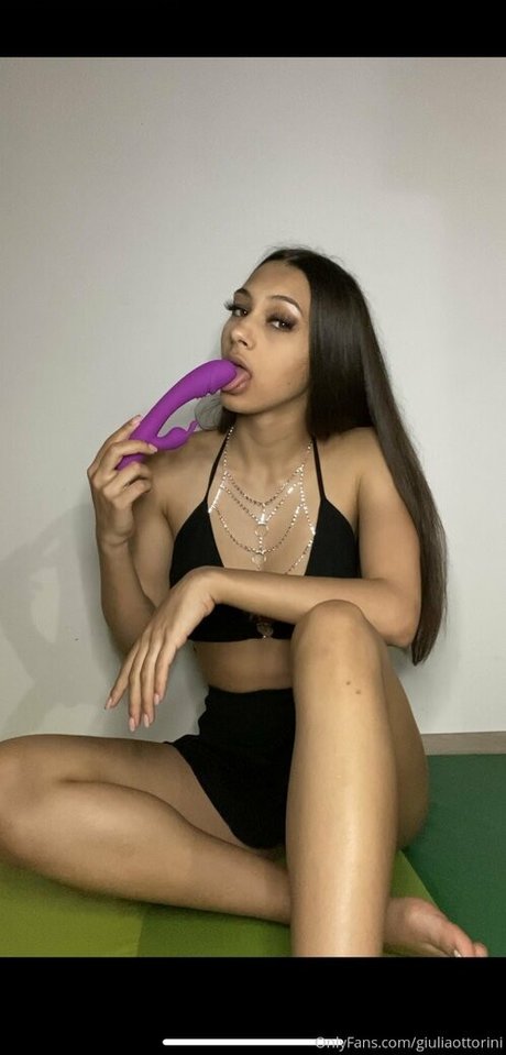 giuliaottorini sexy star picture