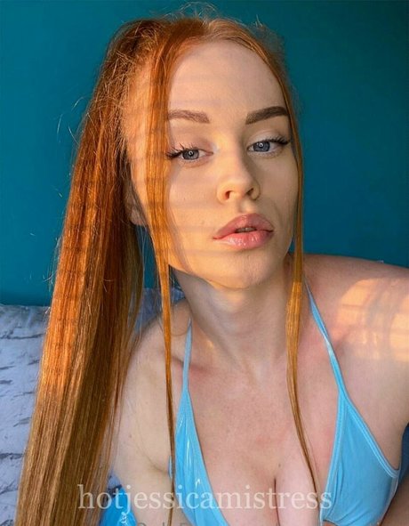 madnesstiny model hot photo