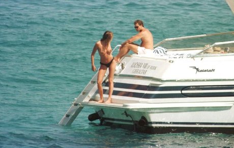 Elle Macpherson pornstar nude photo