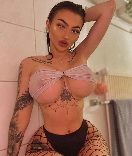 ccentino top model image