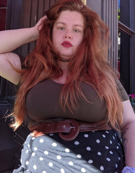 hippienextdoor model erotic photos