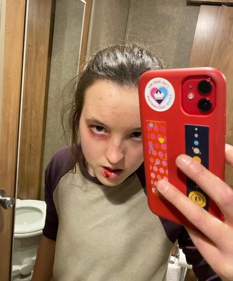 Bella Ramsey star sex photo