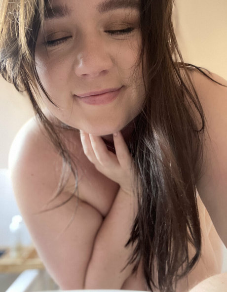 Cherrycola1990 pretty pornstar photo