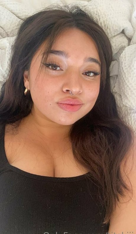 titskiii star pornographic photos