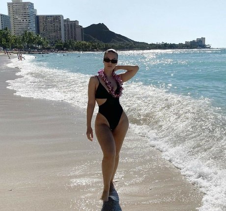 Bianca Elouise star top pictures