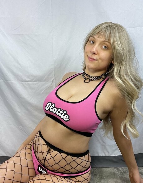 thickibellafree beautiful actress pic