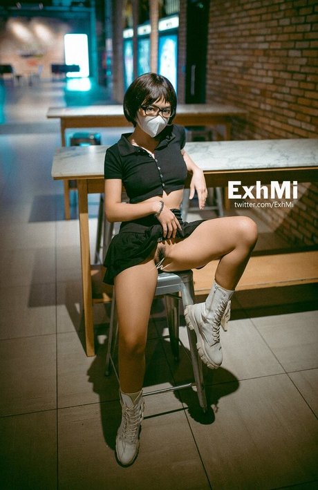 ExhMi beautiful model gallery