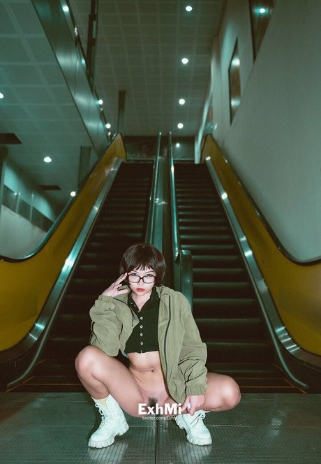 ExhMi model hot galleries