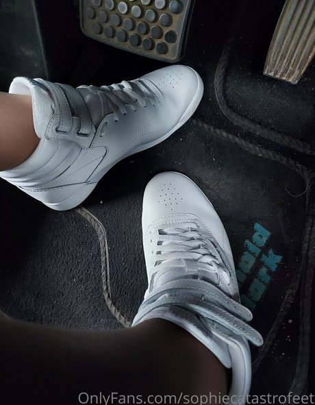 sophiecatastrofeet free actress picture