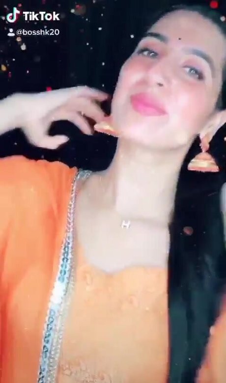 Taazveerr pornstar naked image