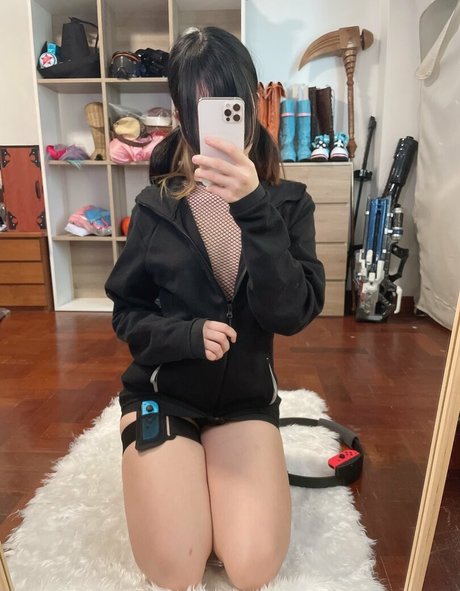 Moiicos43 star naked image