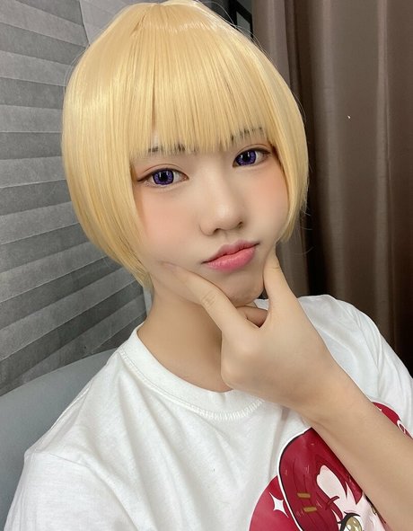 Moiicos43 star erotic pic