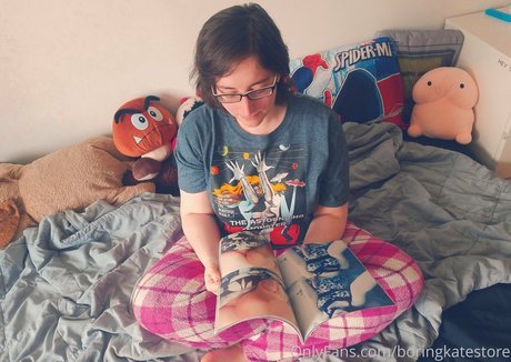 boringkatestore naked model img