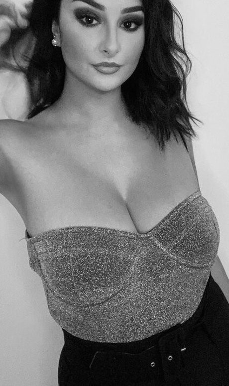 am hailil pornstar naked gallery