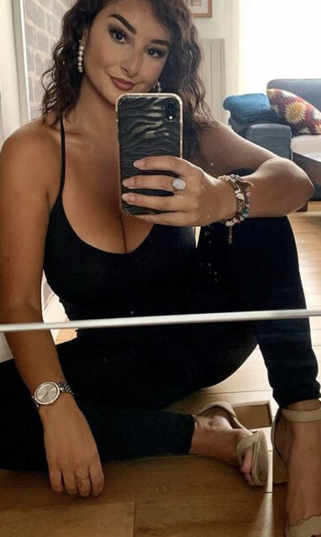 am hailil beautiful actress galleries