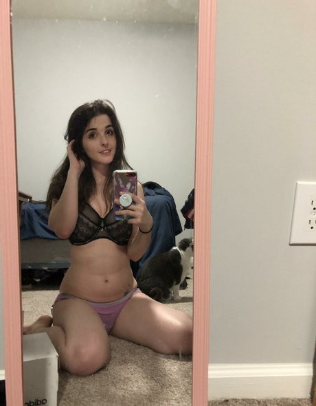 CaseyTasty model beautiful images