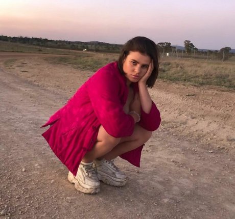 Mirra R nude model galleries