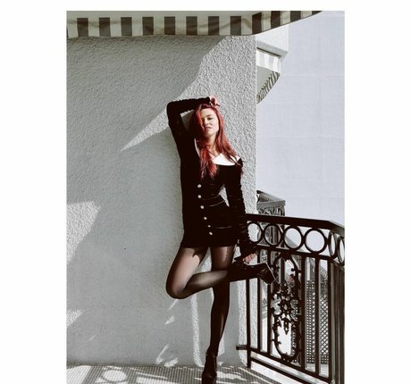 Crystal Reed Profile pic