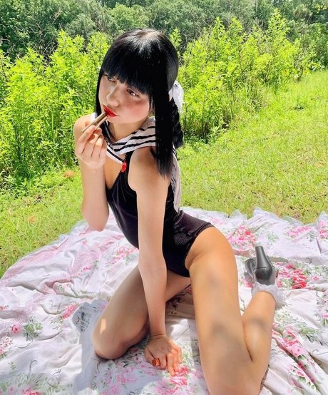 Goobsarts model nude photo