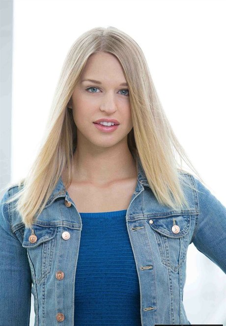 Lacey Johnson perfect model photos