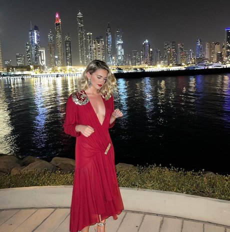 Alicia Agneson free pornstar pictures