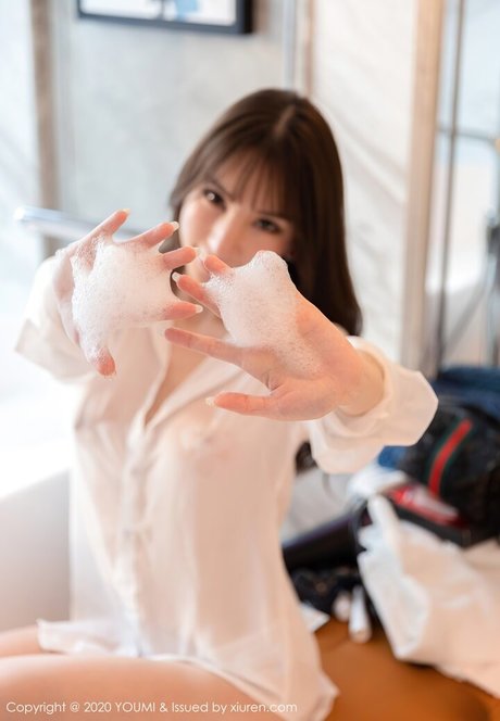 Zhou Yuxi star nudes galleries