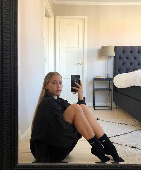 Juliette Bossu xxx star photo